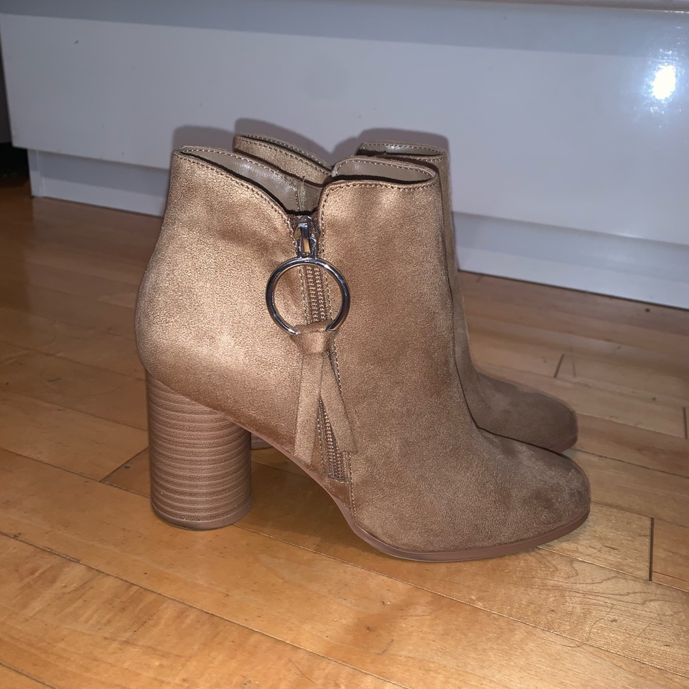 [7]👢F21 faux suede booties